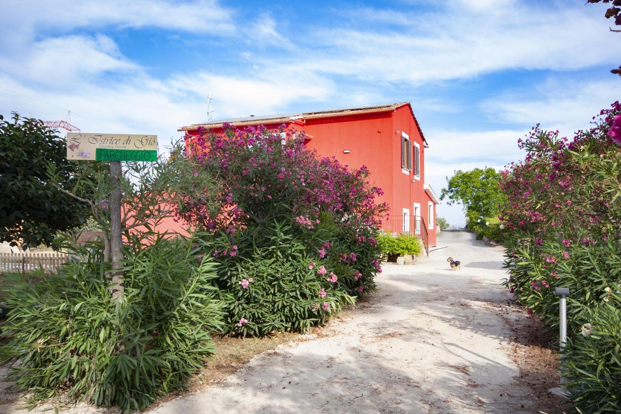 Agriturismo L'Istrice Di Gio Montalto di Castro Bagian luar foto